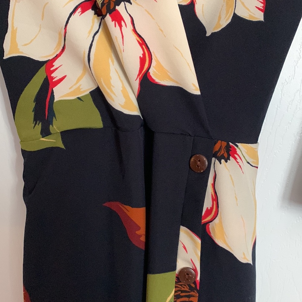 Beautiful dress size medium - Picture 3 of 6